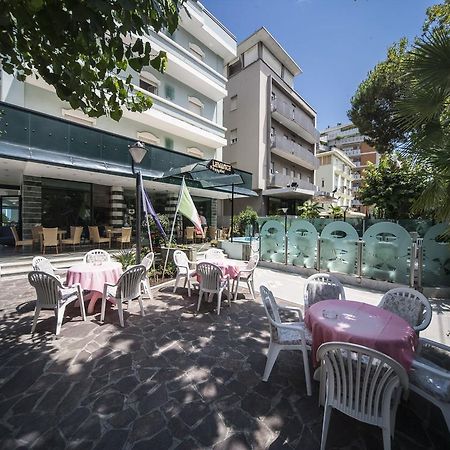 Hotel Levante Rímini Exterior foto