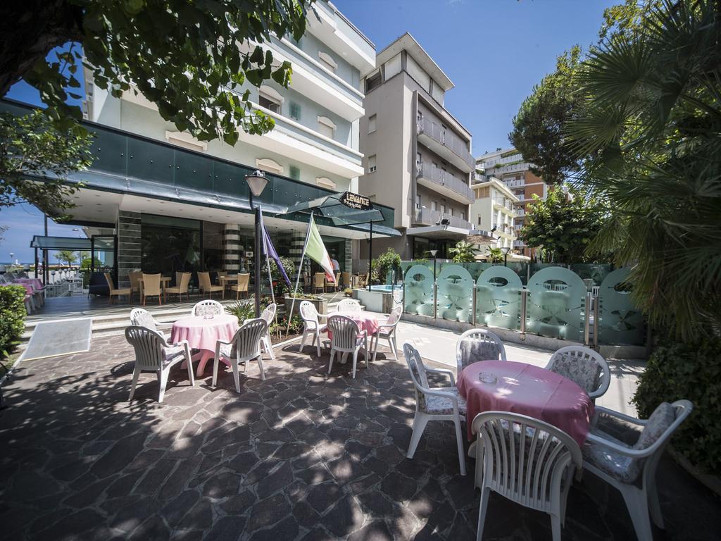 Hotel Levante Rímini Exterior foto