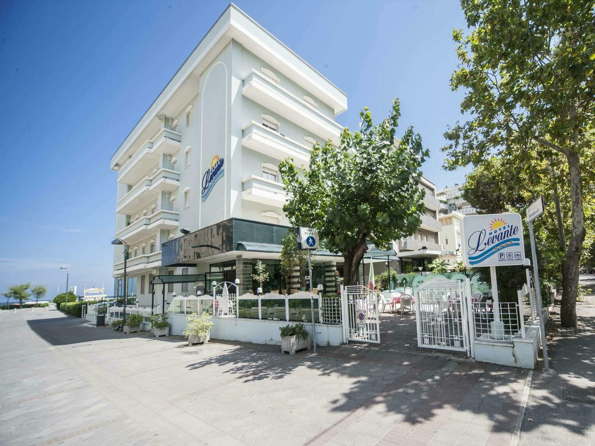 Hotel Levante Rímini Exterior foto